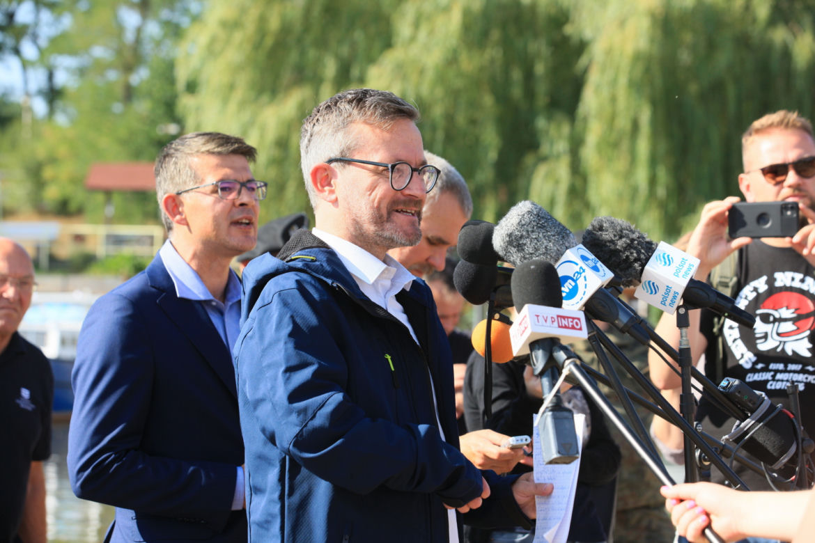 Katastrofa ekologiczna. Niemcy wykryli rtęć w Odrze. Ogłoszą stan klęski żywiołowej? 