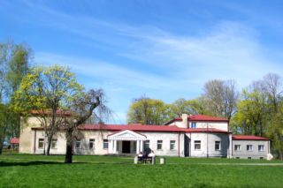 Pałac murowany z 1857 roku, następnie szpital, obecnie Dom Miłosierdzia im. Jana Pawła II