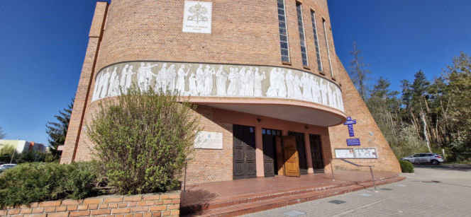 Pogrzeb 4-letniego Szymka. Chłopczyk wypadł z balkonu w Bydgoszczy