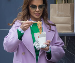 Edyta Górniak modli się do kotleta