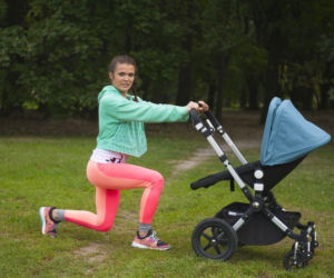 4. Ćwiczenia z wózkiem dla mam po porodzie: wypady przy wózku