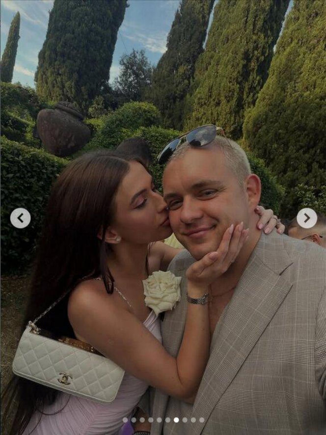 Obcisła kreacja i goła klata! Roksana Węgiel i Kevin Mglej szaleją na ślubie przyjaciół