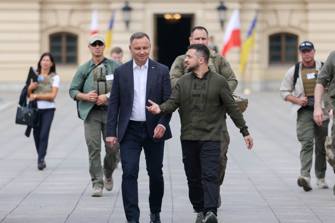 Prezydent Andrzej Duda w Kijowie: Ukraina obroni się i zwycięży. „Polska chce robić tu interesy” [ZDJĘCIA]