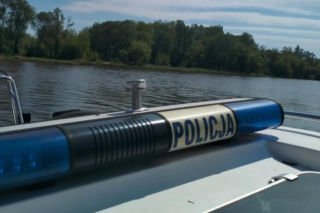 Mężczyzna zniknął pod powierzchnią Narwi. Tragiczny finał poszukiwań 45-latka