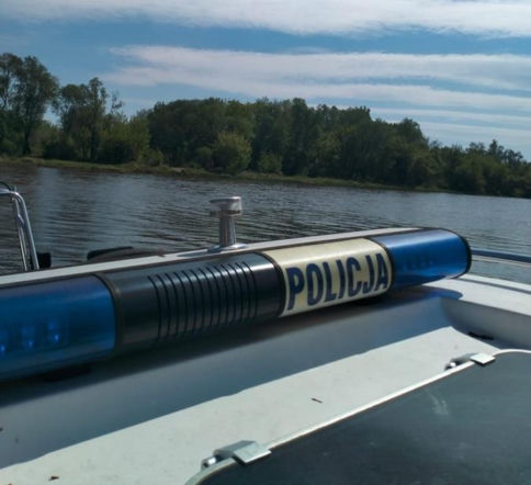 Tragedia na Mazowszu. Z Narwi wyłowiono ciało 45-latka
