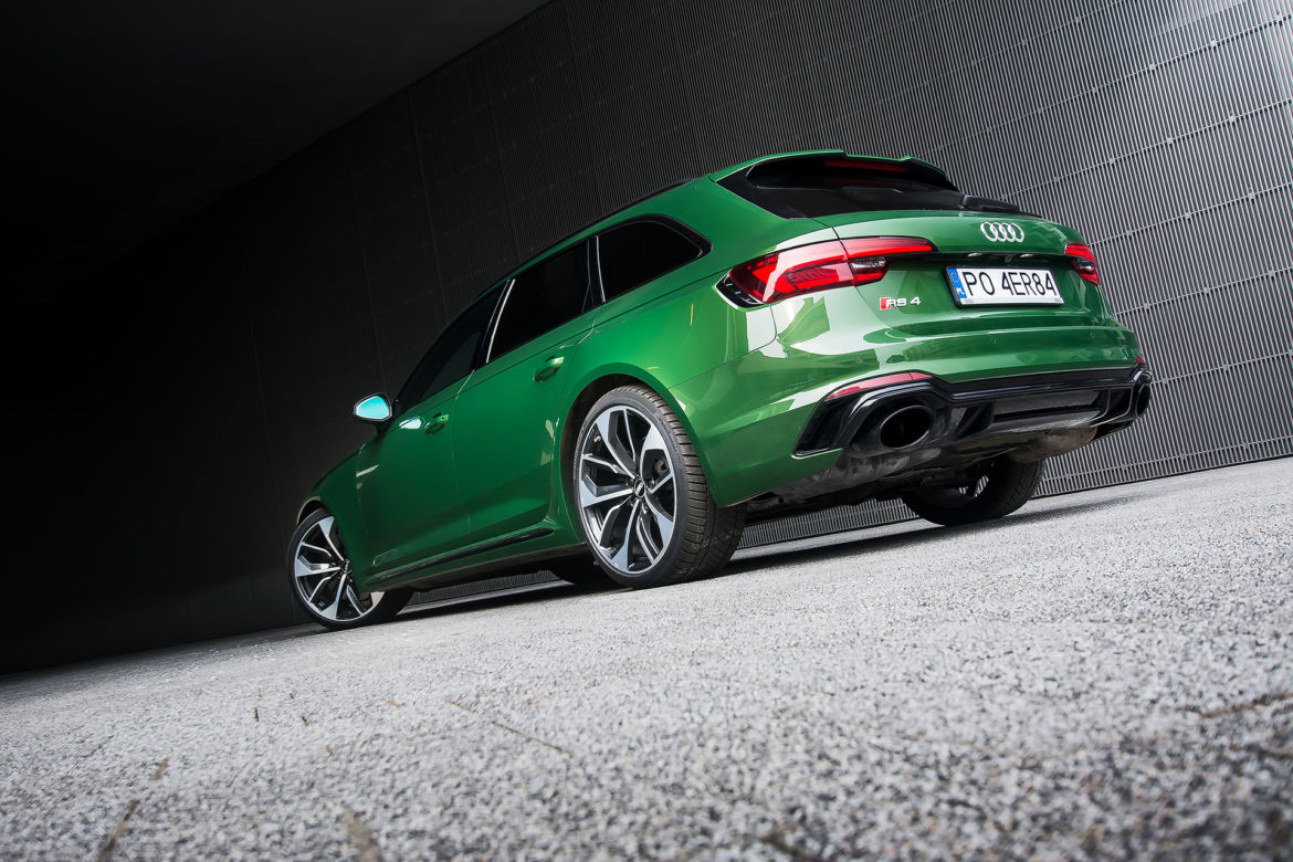 Audi RS4 Avant B9 2.9 TFSI V6 450 KM Tiptronic quattro