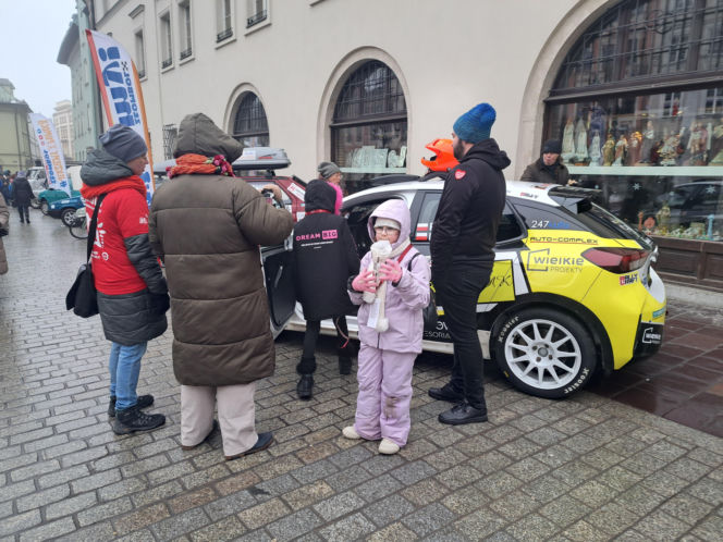 34. finał WOŚP w Krakowie. Legendarne pojazdy ZŁOMBOL na Małym Rynku