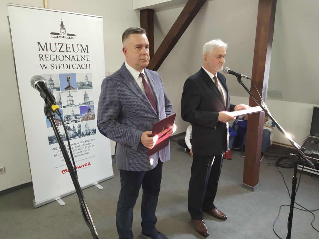 Zdjęcia z otwarcia wystawy o historii piłki nożnej w siedleckim Muzeum Regionalnym