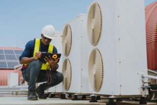 Free cooling wiosną – jak odzyskać kontrolę nad kosztami HVAC?