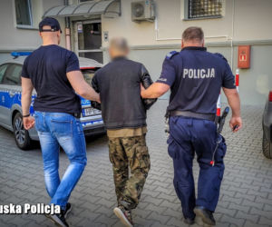 Zatrzymał byłą dziewczynę na środku ulicy i wyjął broń! W jego aucie był ładunek wybuchowy. Szok w Sulechowie [ZDJĘCIA].