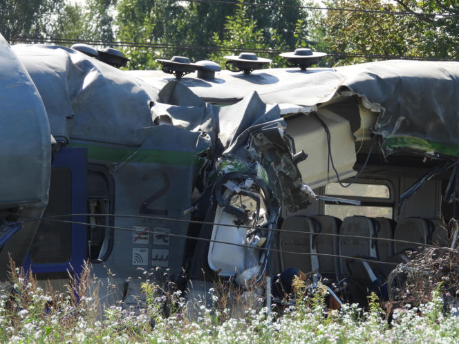 Wstrząsające zdjęcia z katastrofy kolejowej na Mazowszu