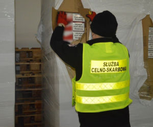 Budzisko. Kontrabanda za ponad 7,5 mln zł zamiast transportu ciastek [ZDJĘCIA]