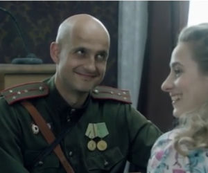 Czas honoru Powstanie odc. 10. Siergiejew (Robert Koszucki), Halszka (Julia Rosnowska)