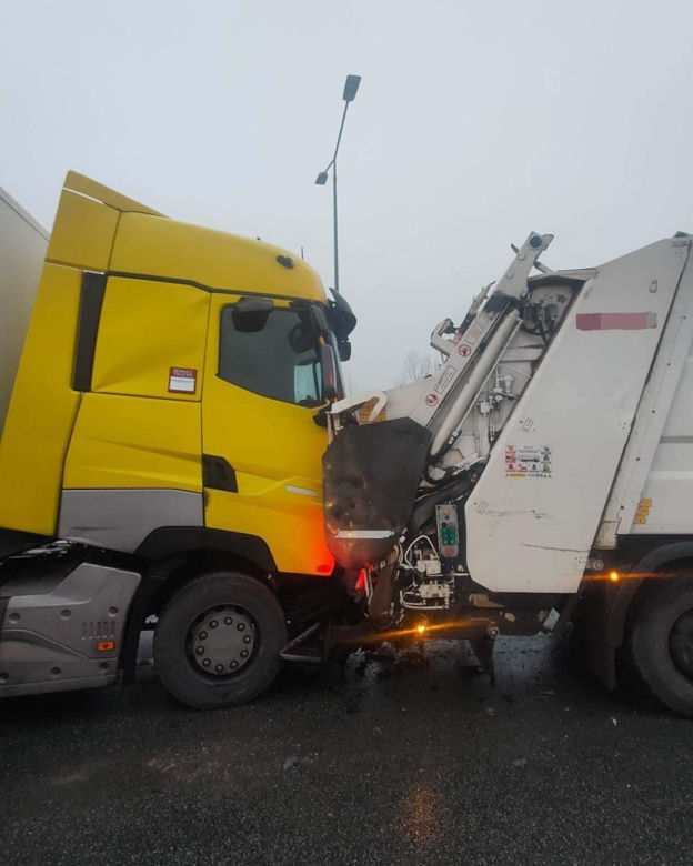 Horror na obwodnicy Krakowa! Gigantyczne utrudnienia po zderzeniu siedmiu samochodów