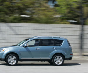 Minister spraw wewnętrznych Bartłomiej Sienkiewicz - Mitsubishi Outlander 2007