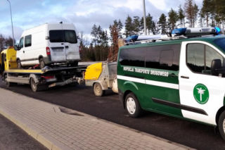 Dostawczak miał tablicę rejestracyjną WYCIĘTĄ Z KARTONU. Kierowcę zatrzymano na obwodnicy Olsztyna