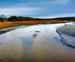 Rekordowo niski poziom wody w zalewie Brodzkim. Remont tamy i jazu Staszica w Brodach