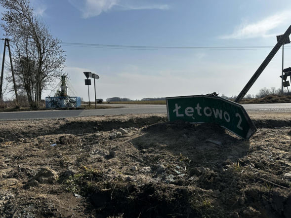 Dwie osoby zatrzymane po dachowaniu BMW. Co z 18-letnim kierowcą?