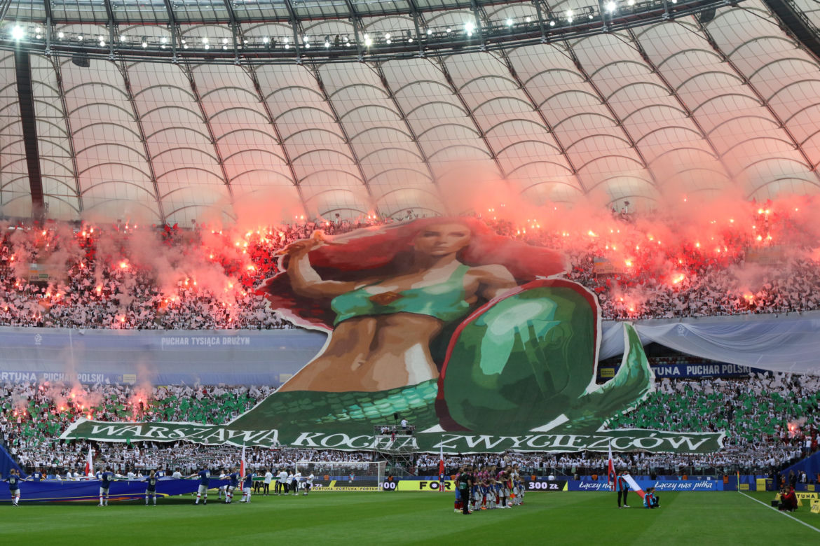 Legia - Raków: Oprawy kibiców na Narodowym