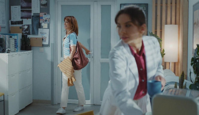 M jak miłość, odcinek 1896. Kama (Michalina Sosna), Aneta (Ilona Janyst)