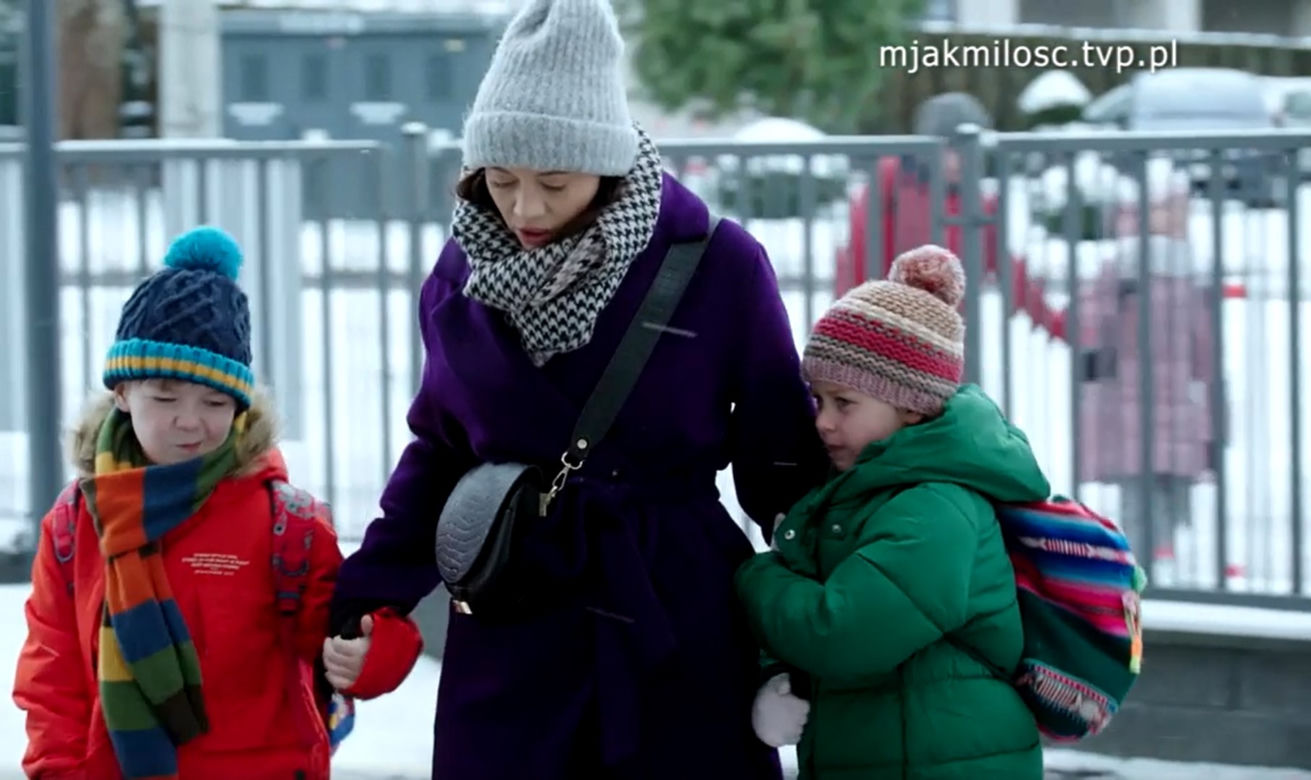 M jak miłość. Iza (Adriana Kalska), Szymek (Staś Szczypiński), Maja (Laura Jankowska)	