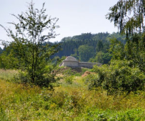 Living machine - Earthship samowystarczalny dom ekologiczny z odpadów 