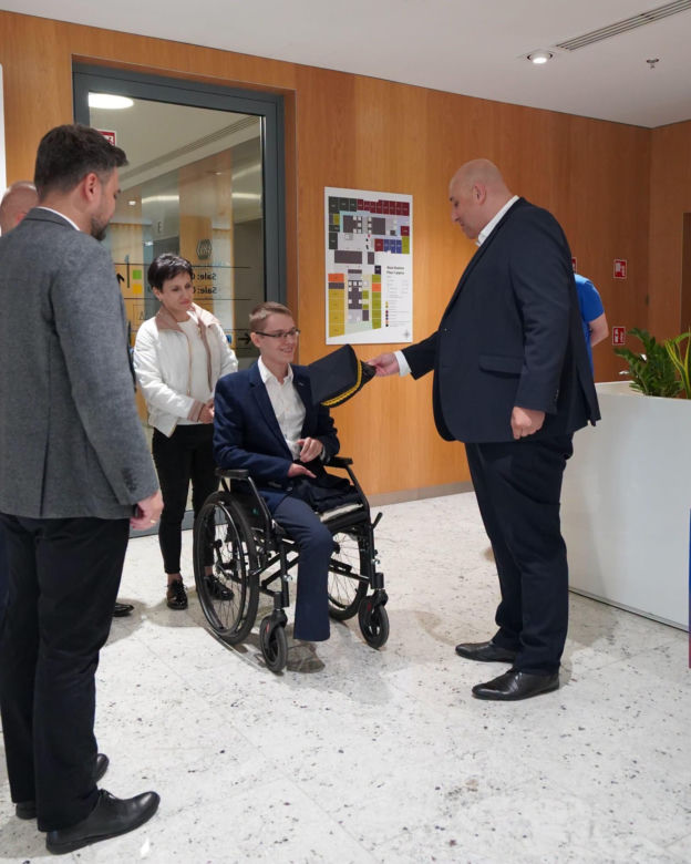 17-letni Dominik w siedzibie PKP na zaproszenie przewoźnika