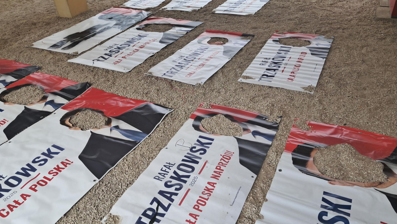 "Łowca głów" Rafała Trzaskowskiego w rękach policji. Pociął 50 transparentów wyborczych!