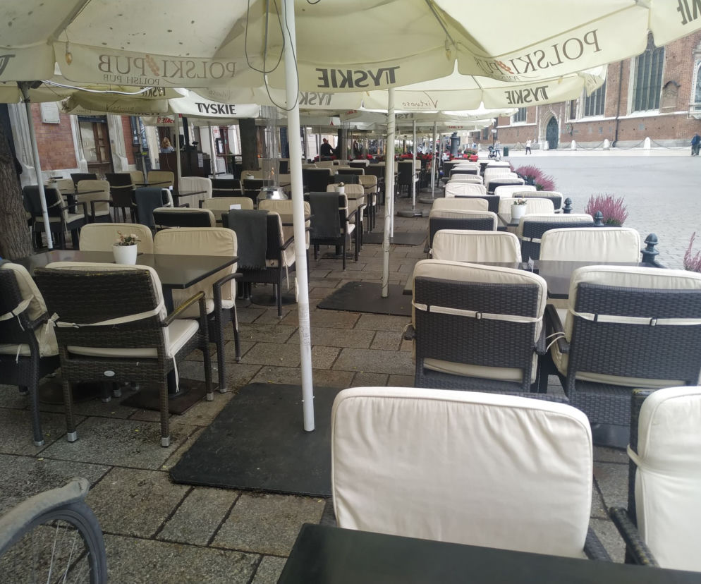 Restauracje i lokale gastronomiczne w Krakowie o krok od zapaści. Nowe obostrzenia to gwóźdź do trumny