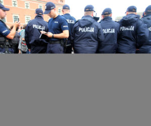 758 tysięcy za miesięcznicę!