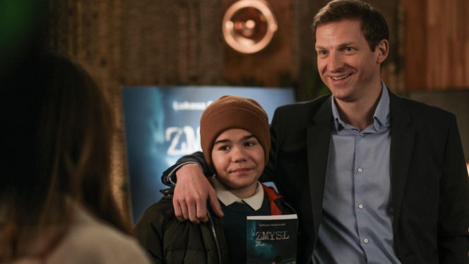 Barwy szczęścia, odc. 3341. Łukasz (MichaBarwy szczęścia, odc. 3341. Łukasz (Michał Rolnicki), Ksawery (Bartosz Gruchot), Kasia (Katarzyna Glinka)ł Rolnicki)