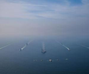 Iran, Chiny i Rosja demonstrują banderę w Cieśninie Ormuz