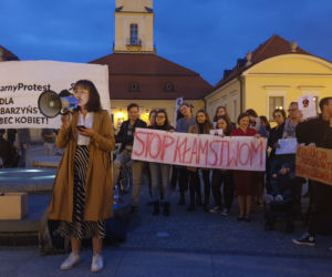 Zakaz edukacji seksualnej. Białostoczanie protestowali na Rynku Kościuszki