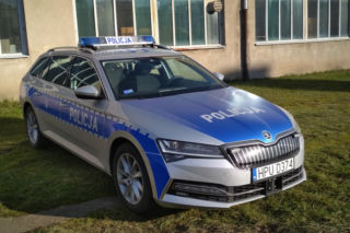 Nowe radiowozy na wielkopolskich drogach! Policja przesiada się w hybrydy i praktyczne furgony - ZDJĘCIA
