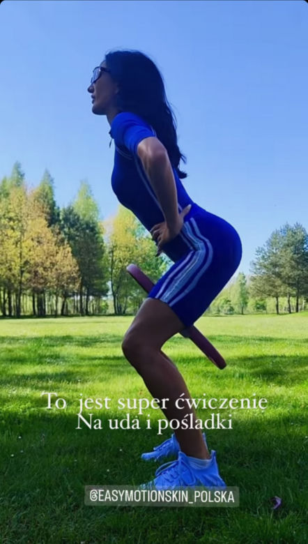 Justyna Steczkowska modeluje pupę prądem