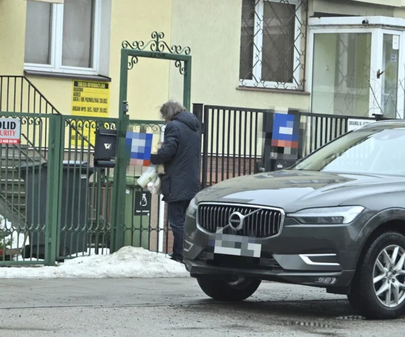 Kuzyn Kaczyńskiego wrócił i od razu ruszył na zakupy! 