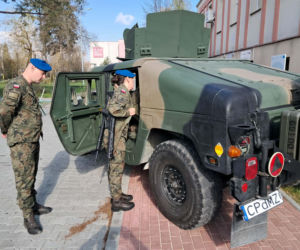 Targi Służby i Pracy w Skarżysku. Wojsko Polskie kusi nowoczesnością i stabilną ścieżką kariery