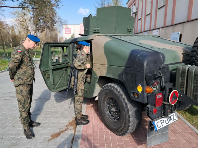 Targi Służby i Pracy w Skarżysku. Wojsko Polskie kusi nowoczesnością i stabilną ścieżką kariery