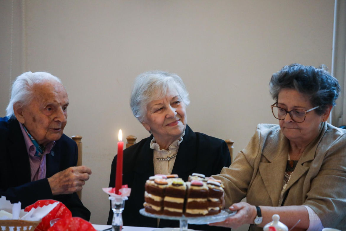  Żona Leonarda Pietraszaka zamieszkała w domu opieki w Skolimowie" 