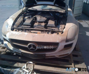 Mercedes SLS AMG utopiony w morzu
