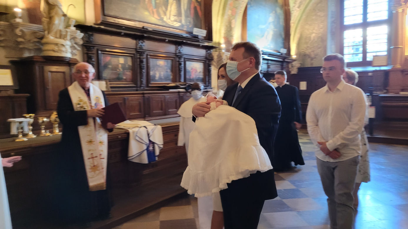 Jacek Kurski ochrzcił córkę w Częstochowie. Zdjęcia z uroczystości.
