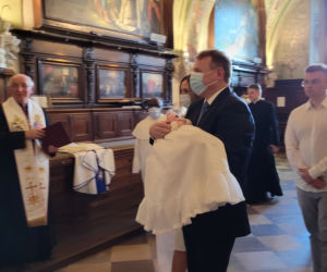 Jacek Kurski ochrzcił córkę w Częstochowie. Zdjęcia z uroczystości.