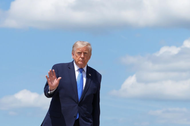 Uzbrojony mężczyzna czekał na Trumpa! Potem incydent ze śmigłowcem