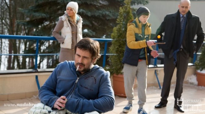 Na dobre i na złe odc. 559. Agata Woźnicka (Emilia Komarnicka), Witek Latoszek (Bartosz Opania),Rafał Konica (Robert Koszucki)