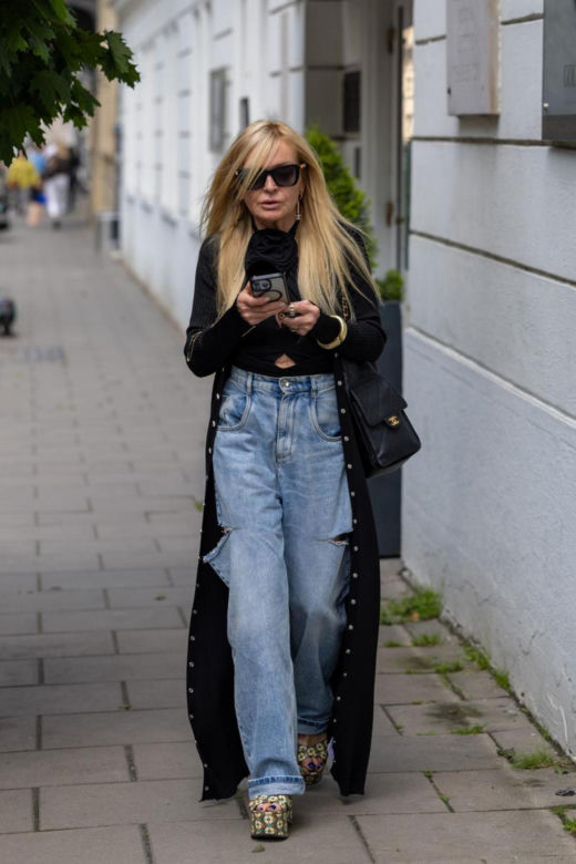 Monika Olejnik w butach Miu Miu za krocie i porwanych dżinsach! Ta stylizacja szokuje