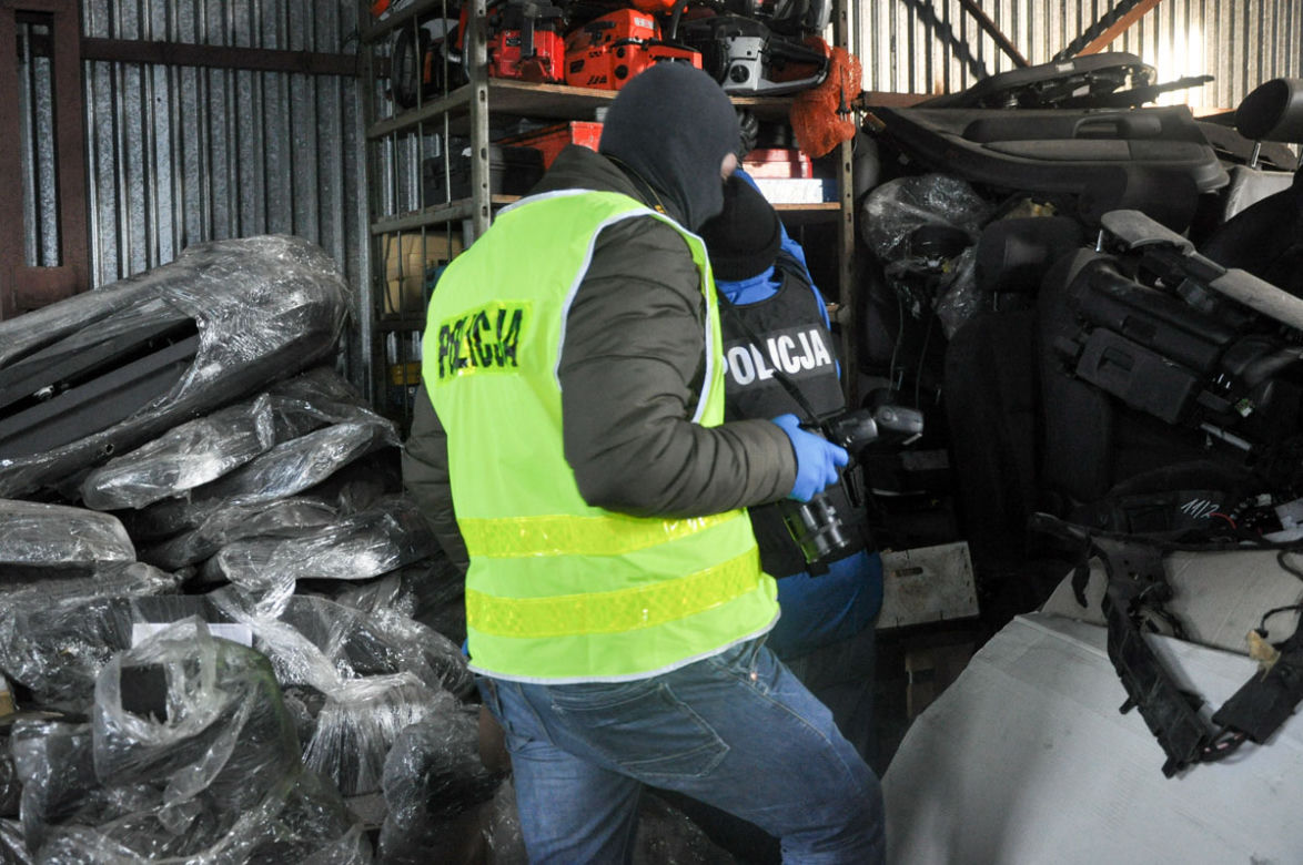 Policja rozbiła gang paserów