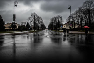 Pilanie, szykujcie parasole! Deszczowy piątek mocno zaskoczy. 