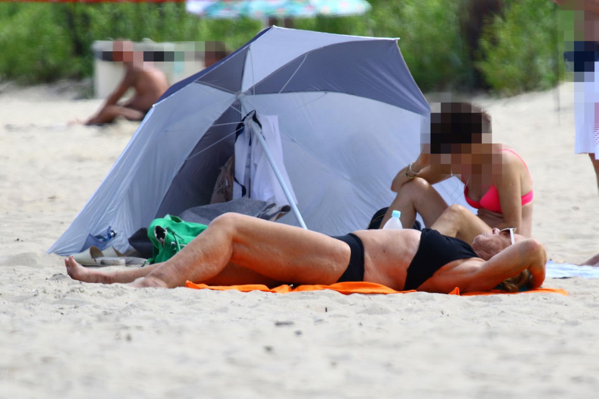 Agnieszka Fitkau-Perepeczko na plaży w Sopocie