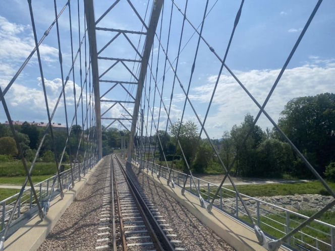 Zakończyła się przebudowa linii kolejowej Nowy Sącz - Marcinkowice