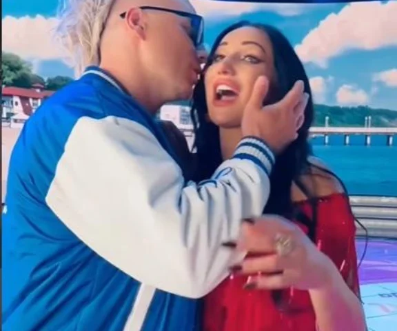 Skolim rzucił się na Steczkowską z pocałunkiem